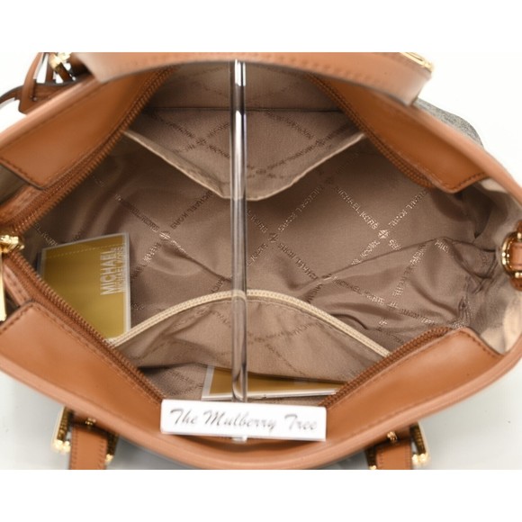 MICHAEL KORS JET SET TRAVEL XS Carry All Crossbody Top Zip Tote NWT $498 - Picture 6 of 9